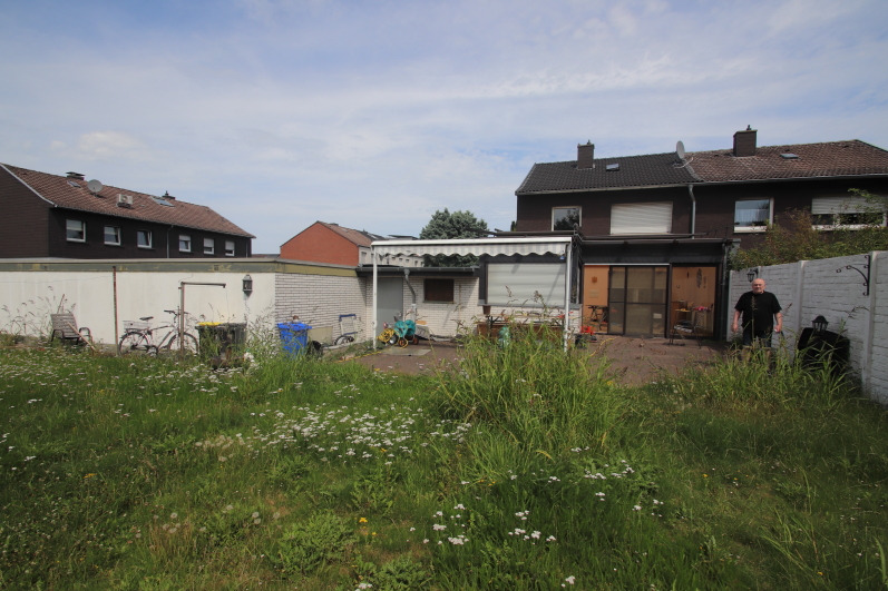 Hinteransicht Doppelhaush�lfte M�nchengladbach